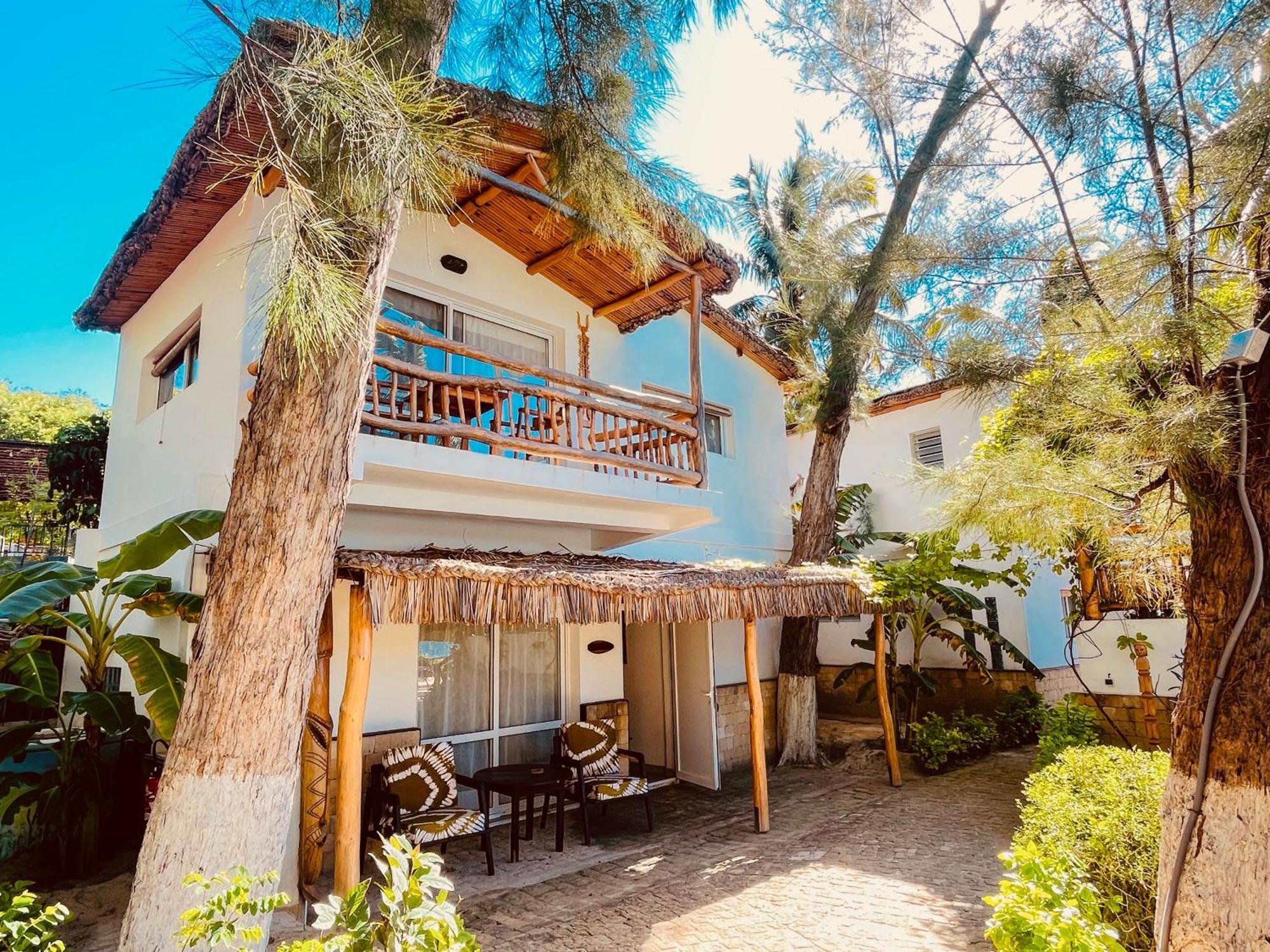 Vovo Telo Lodge Toliara Exterior photo
