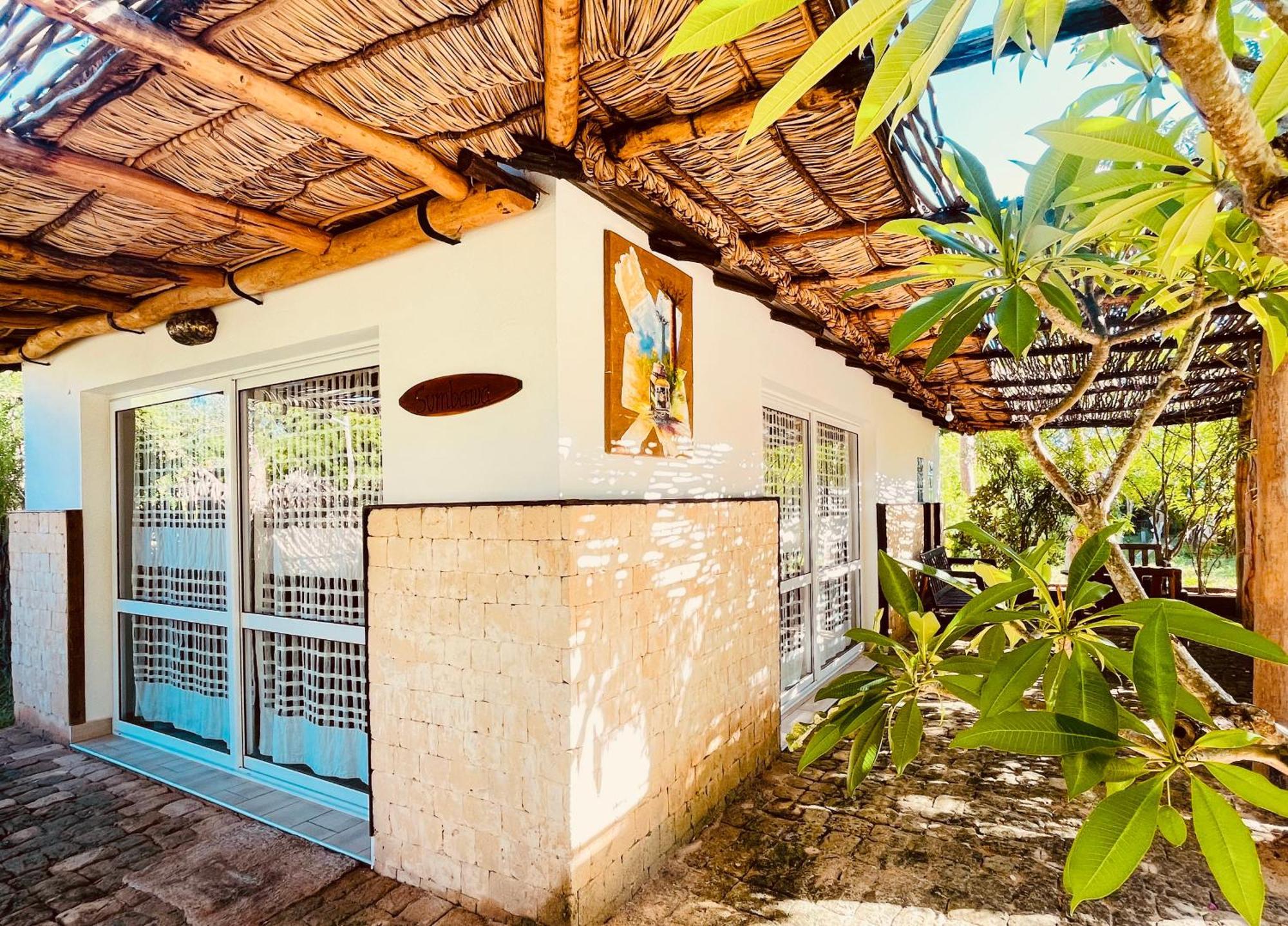Vovo Telo Lodge Toliara Exterior photo