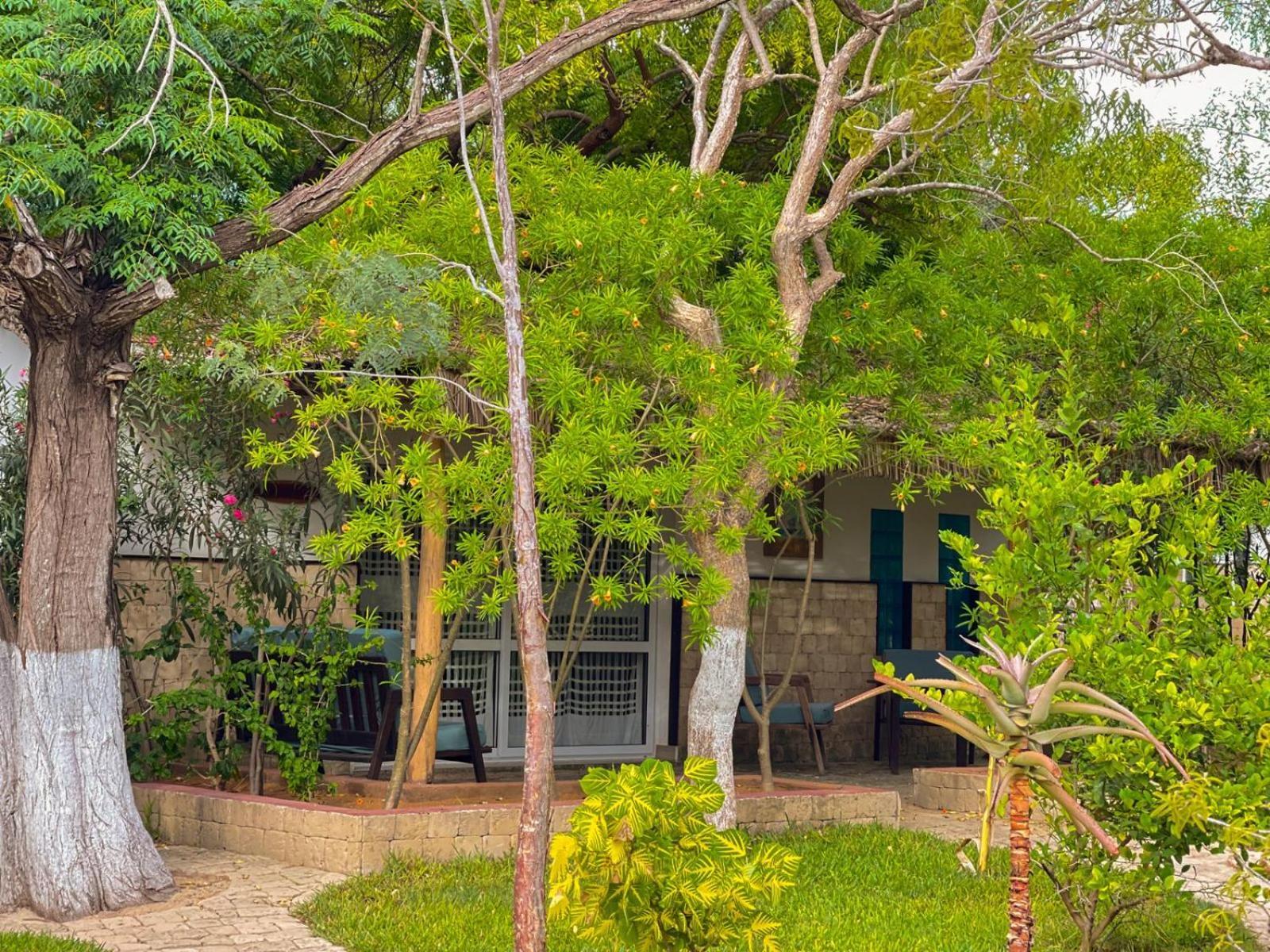 Vovo Telo Lodge Toliara Exterior photo