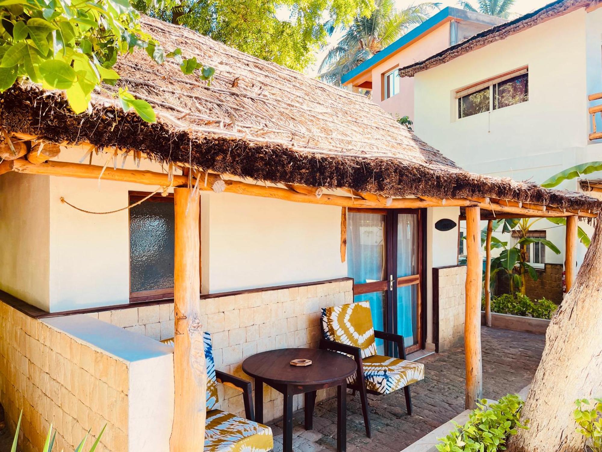 Vovo Telo Lodge Toliara Exterior photo