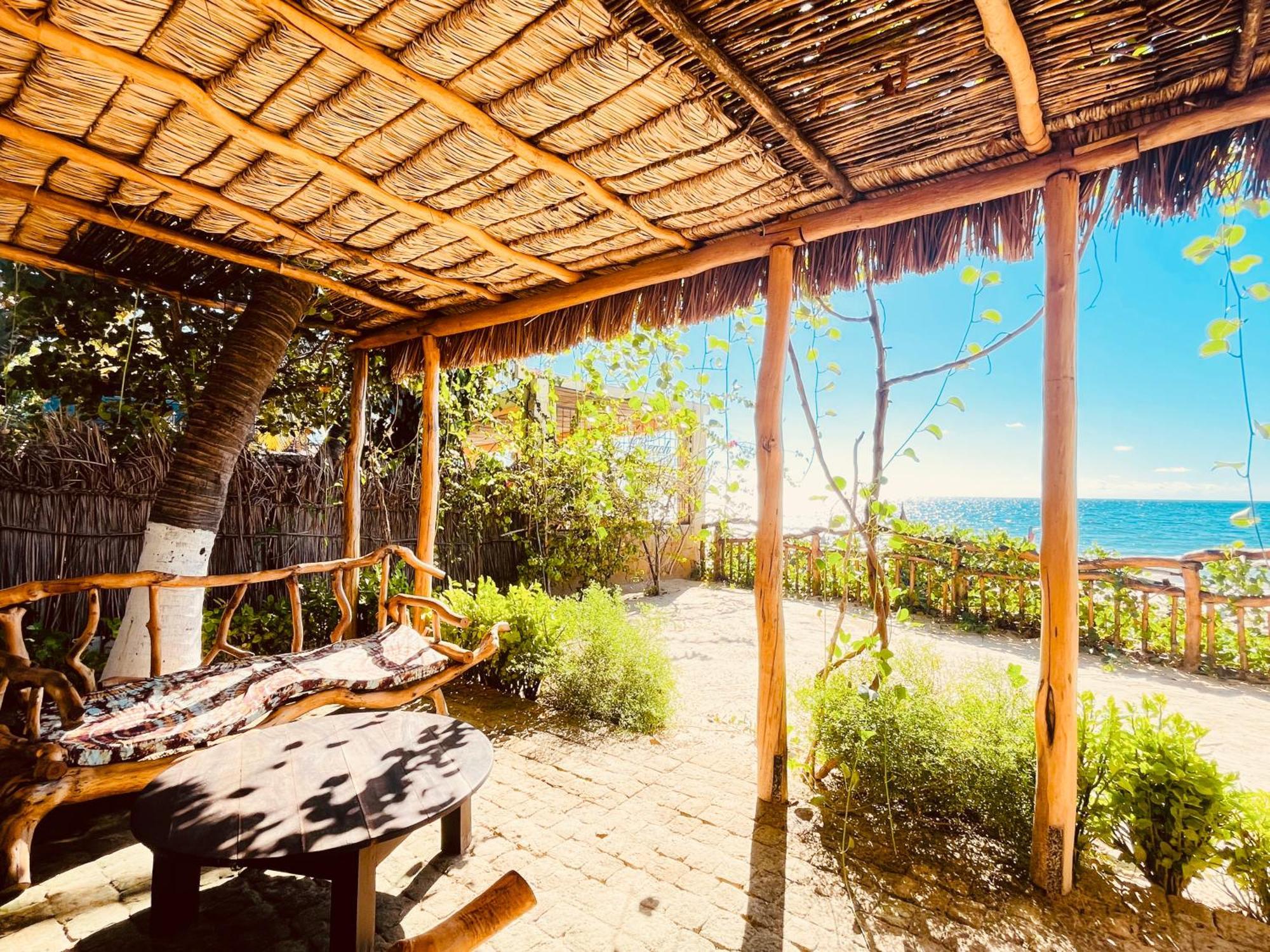 Vovo Telo Lodge Toliara Exterior photo